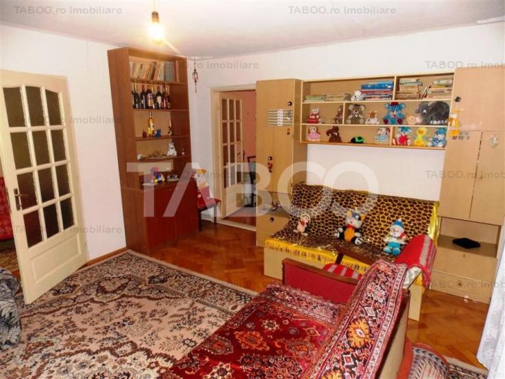 Casa individuala de vanzare 6 camere si 860 mp teren Gusterita