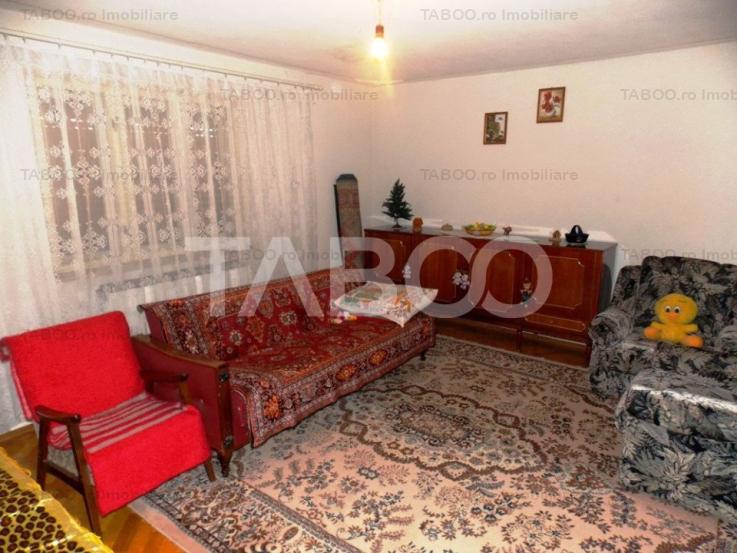 Casa individuala de vanzare 6 camere si 860 mp teren Gusterita