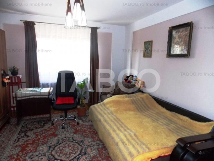 Casa individuala de vanzare 6 camere si 860 mp teren Gusterita