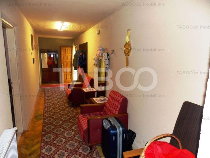 Casa individuala de vanzare 6 camere si 860 mp teren Gusterita