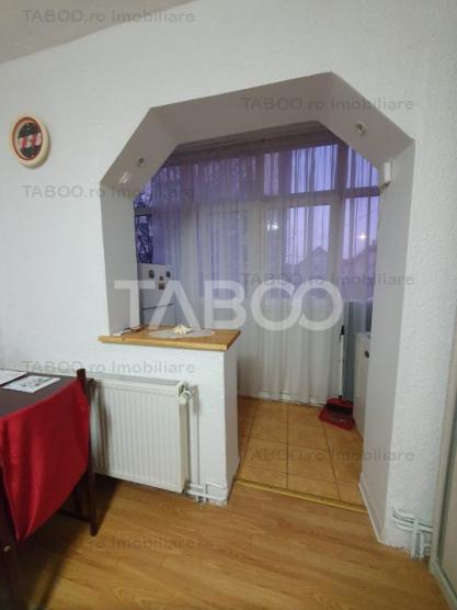 Apartament la etajul 1 cu 3 camere si balcon zona Rahovei Sibiu