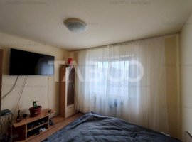 Apartament semidecomandat 3 camere etaj intermediar de vanzare 