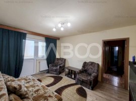 Apartament semidecomandat 3 camere etaj intermediar de vanzare 