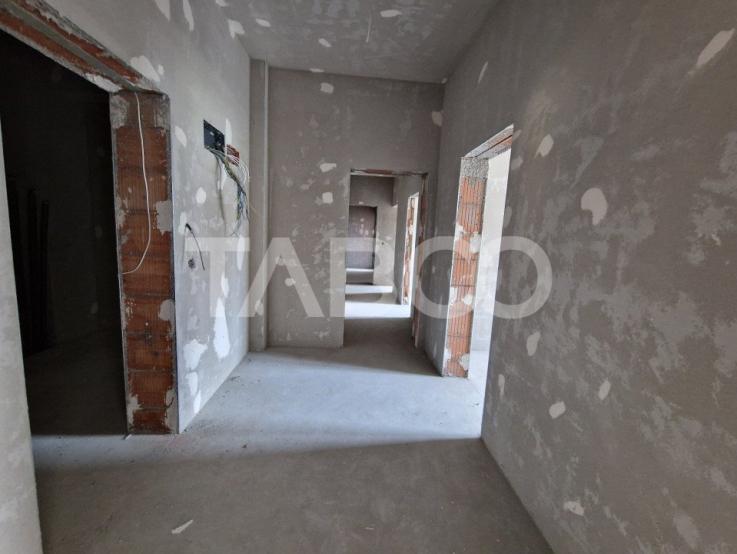 Apartament in SIBIU 85 mpu cu 3 camere 2 balcoane 2 bai etaj 1 cu LIFT