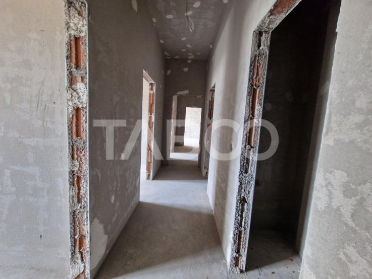 Apartament in SIBIU 85 mpu cu 3 camere 2 balcoane 2 bai etaj 1 cu LIFT