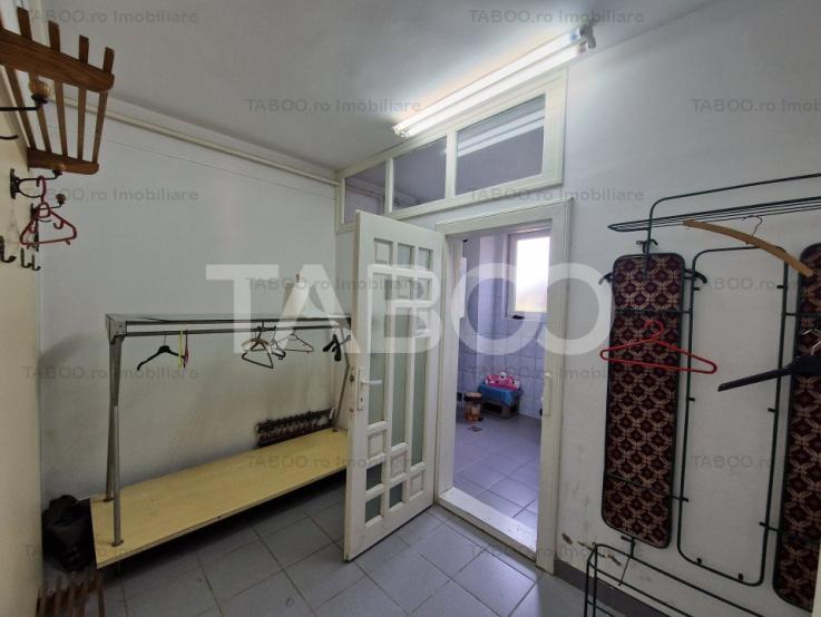 Spatiu comercial 235mp curte comuna de 640mp cu parcare Lazaret Sibiu