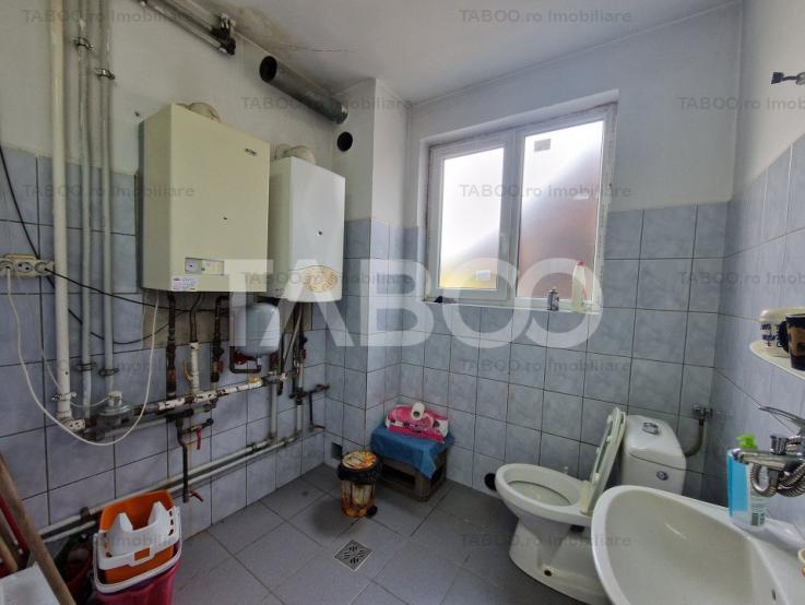 Spatiu comercial 235mp curte comuna de 640mp cu parcare Lazaret Sibiu