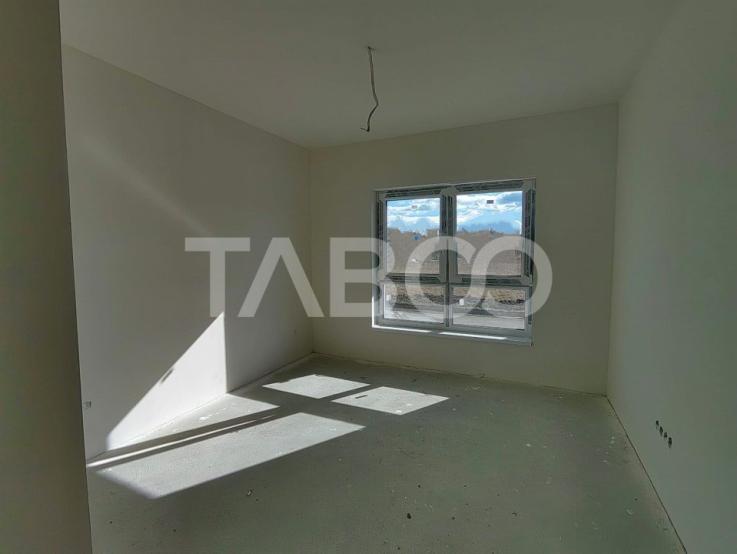 Apartament 3 camere la ETAJUL 2 balcon si loc de parcare COMISION 0%!!