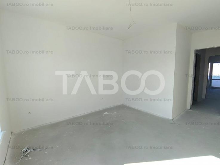 Comision 0% CUMPARATOR!! Apartament cu 3 camere balcon si loc parcare