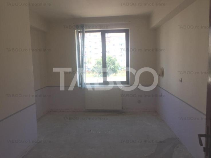 Spatiu comercial de inchiriat zona Strand 16 bai 15 camere curte Sibiu