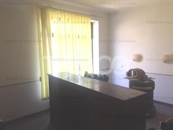 Spatiu comercial de inchiriat zona Strand 16 bai 15 camere curte Sibiu