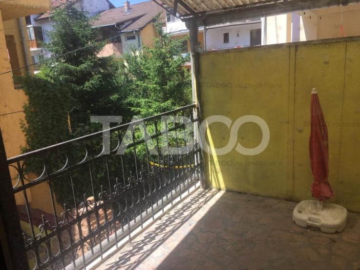 Spatiu comercial de inchiriat zona Strand 16 bai 15 camere curte Sibiu