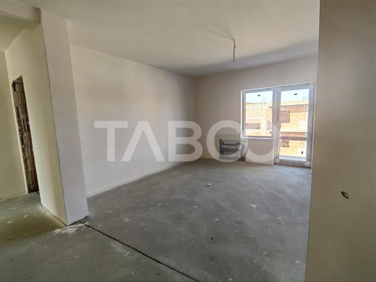 Apartament 3 camere balcon de 8 mp si loc parcare privat COMISION 0%