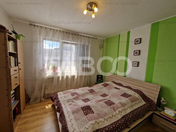 Apartament bloc cu lift 3 camere decomandat 64 mp pivnita Vasile Aaron