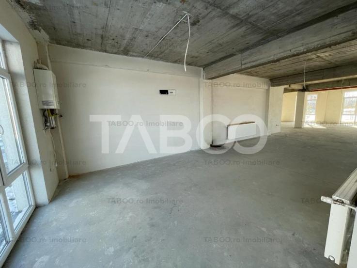 Spatiu comercial 174mp utili tip open space  cu vitrina 18m in Sibiu