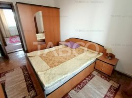 Apartament de vanzare 3 camere balcon etaj intermediar Terezian Sibiu