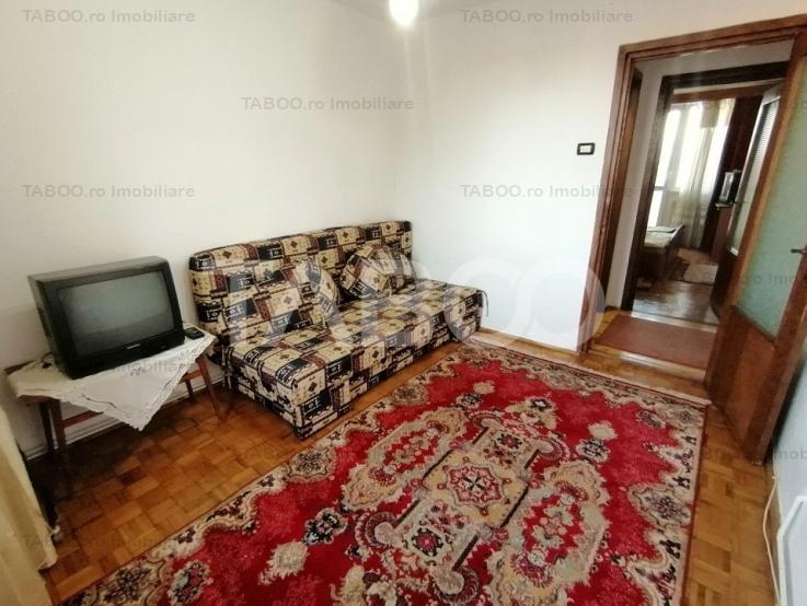 Apartament de vanzare 3 camere balcon etaj intermediar Terezian Sibiu