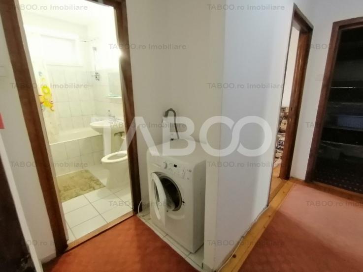 Apartament de vanzare 3 camere balcon etaj intermediar Terezian Sibiu