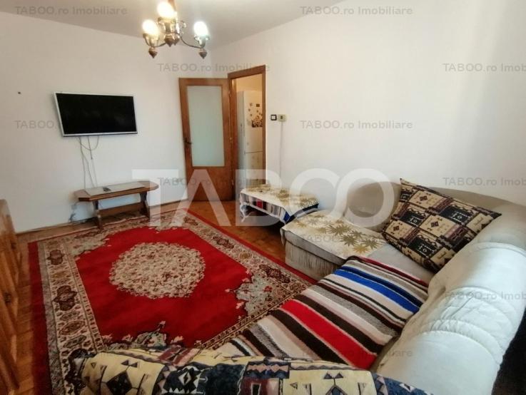 Apartament de vanzare 3 camere balcon etaj intermediar Terezian Sibiu