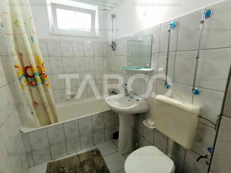 Apartament de vanzare 3 camere balcon etaj intermediar Terezian Sibiu