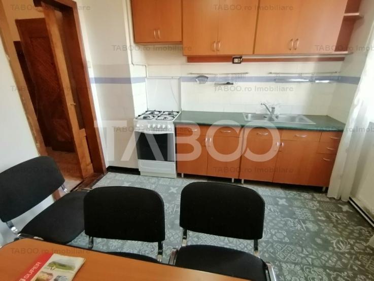 Apartament de vanzare 3 camere balcon etaj intermediar Terezian Sibiu