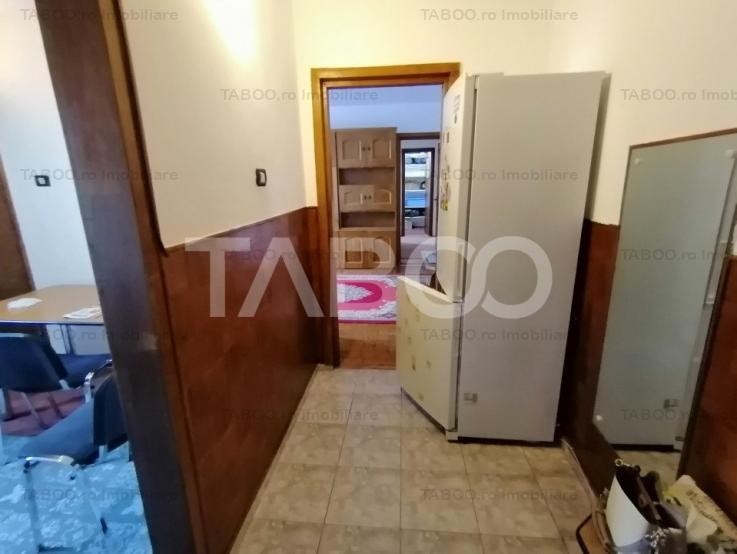 Apartament de vanzare 3 camere balcon etaj intermediar Terezian Sibiu