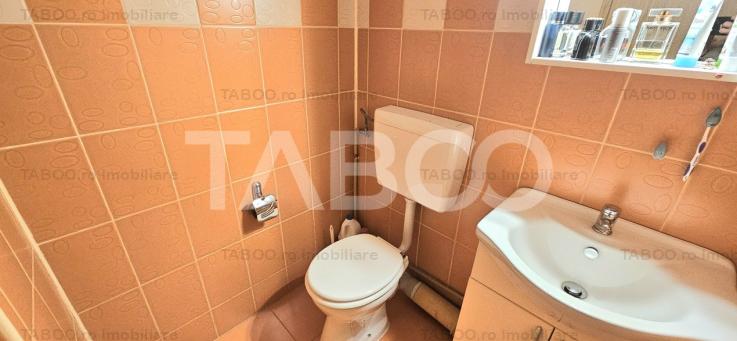 Apartament de vanzare 4 camere  etaj 2 intermediar 2 bai Sibiu 