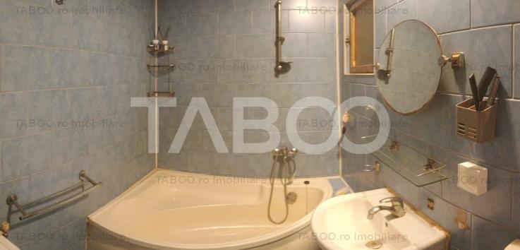 Apartament decomandat de vanzare 2 camere si balcon zona Mihai Viteazu