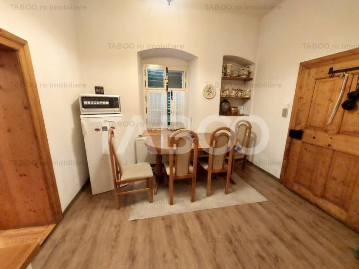 Apartament la casa de vanzare 56 mpu 2 camere parter Centrul Istoric 