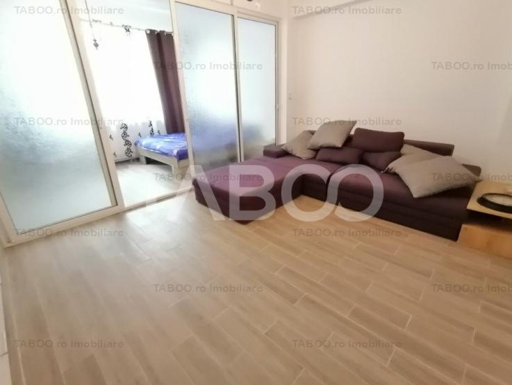 Apartament 3 camere 80 mpu pretabil spatiu comercial zona Strand Sibiu