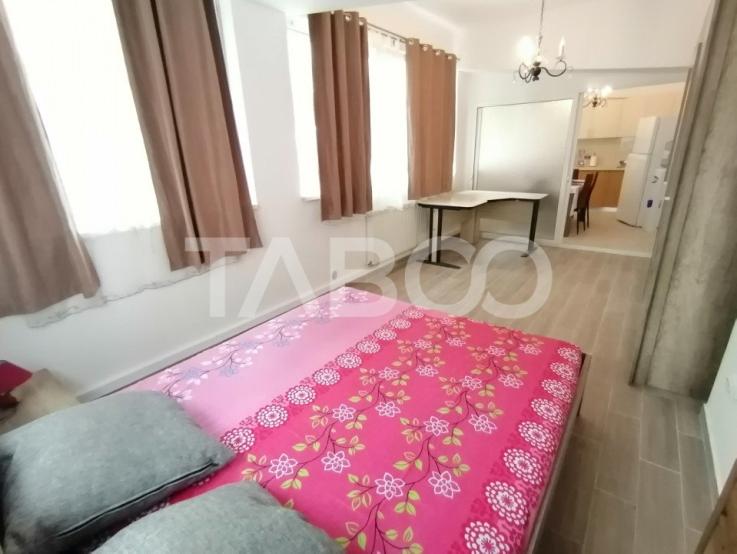 Apartament 3 camere 80 mpu pretabil spatiu comercial zona Strand Sibiu