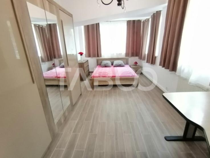 Apartament 3 camere 80 mpu pretabil spatiu comercial zona Strand Sibiu