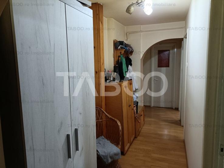 Garsoniera decomandata 30 mpu balcon 3 mp zona Cetate Alba Iulia