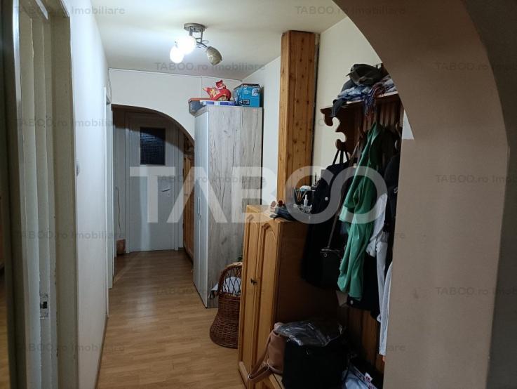 Garsoniera decomandata 30 mpu balcon 3 mp zona Cetate Alba Iulia