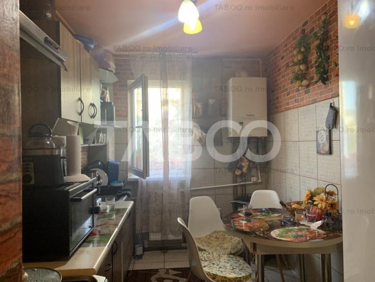 Apartament 3 camere 49mpu balcon 2mp pivnita 9mp etaj 3 zona Rahovei