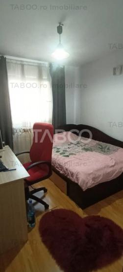 Apartament 3 camere 49mpu balcon 2mp pivnita 9mp etaj 3 zona Rahovei