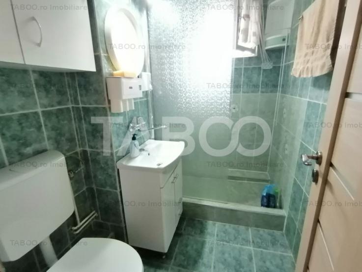 Apartament decomandat 3 camere balcon pivnita lift Vasile Aaron Sibiu