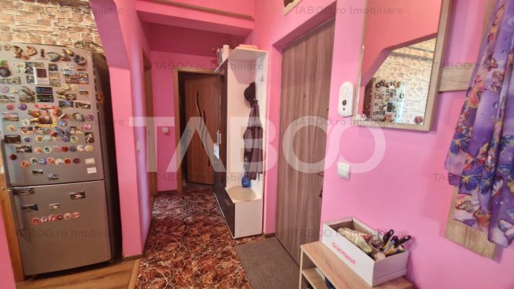 Apartament de vanzare 2 camere decomandate cu parcare si balcon