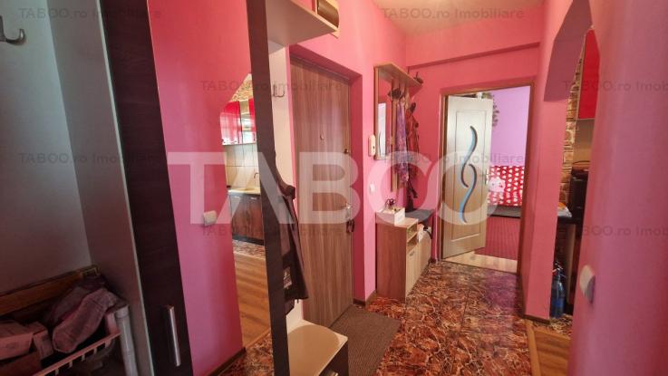 Apartament de vanzare 2 camere decomandate cu parcare si balcon