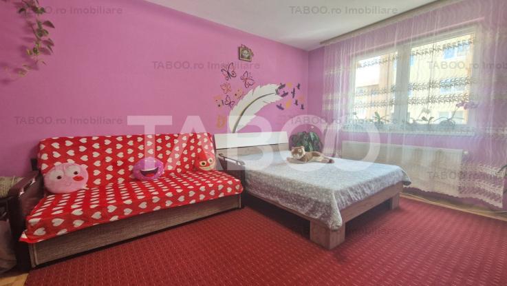 Apartament de vanzare 2 camere decomandate cu parcare si balcon