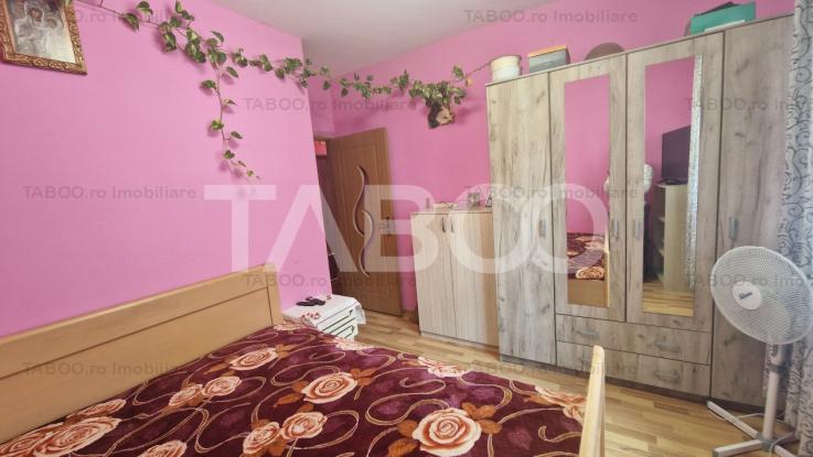 Apartament de vanzare 2 camere decomandate cu parcare si balcon