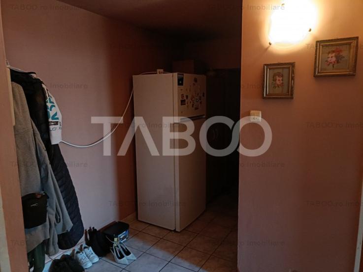 Apartament decomandat 3 camere 2 bai 68 mpu balcon Cetate Alba Iulia