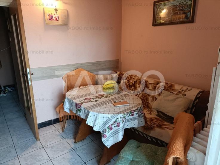 Apartament decomandat 3 camere 2 bai 68 mpu balcon Cetate Alba Iulia