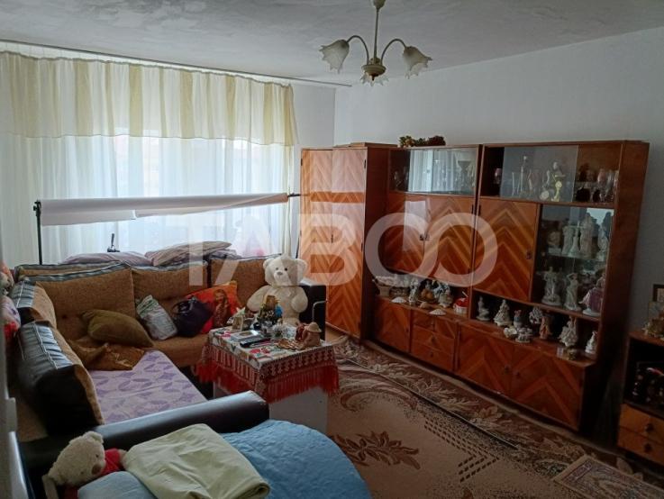 Apartament decomandat 3 camere 68 mp utili balcon Cetate Alba Iulia