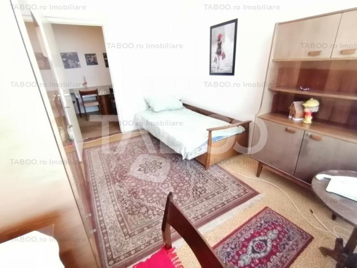 Apartament decomandat de vanzare cu 3 camere balcon zona Mihai Viteazu