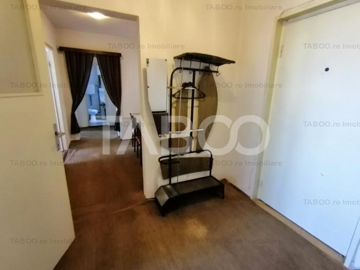 Apartament decomandat de vanzare cu 3 camere balcon zona Mihai Viteazu