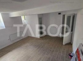 De inchiriat zona centrala spatiu comercial finisat la cheie 