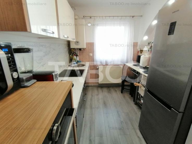 Apartament decomandat de vanzare 75 utili 3 camere 2 bai Mihai Viteazu