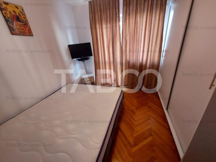 Apartament 3 camere decomandate 80 mpu etaj 1 parcare pivnita balcon