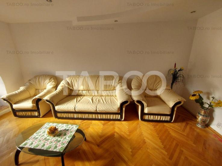 Apartament 3 camere decomandate 80 mpu etaj 1 parcare pivnita balcon